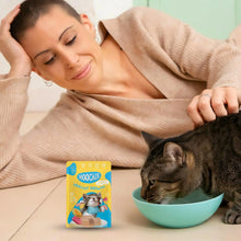 Moochie Tasty Wet Cat Food, Grain Free Cats Gravy Meal, Healthy Growth Tuna Mousse with Chicken, No Artificial Flavours Kitten Food, Non-Vegetarian Cat Foods Pouch (85 g X 12 Pouches)